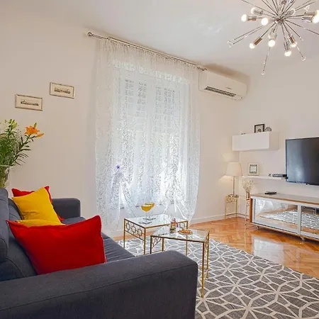 Kaleta Garden * Split