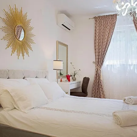 Apartment Kaleta Garden Split